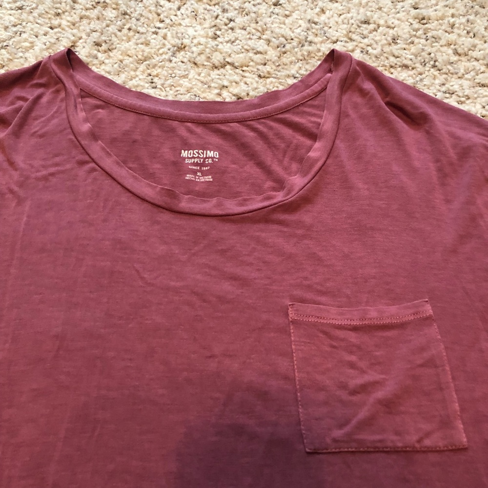 Maroon T-shirt - Picture 2 of 5